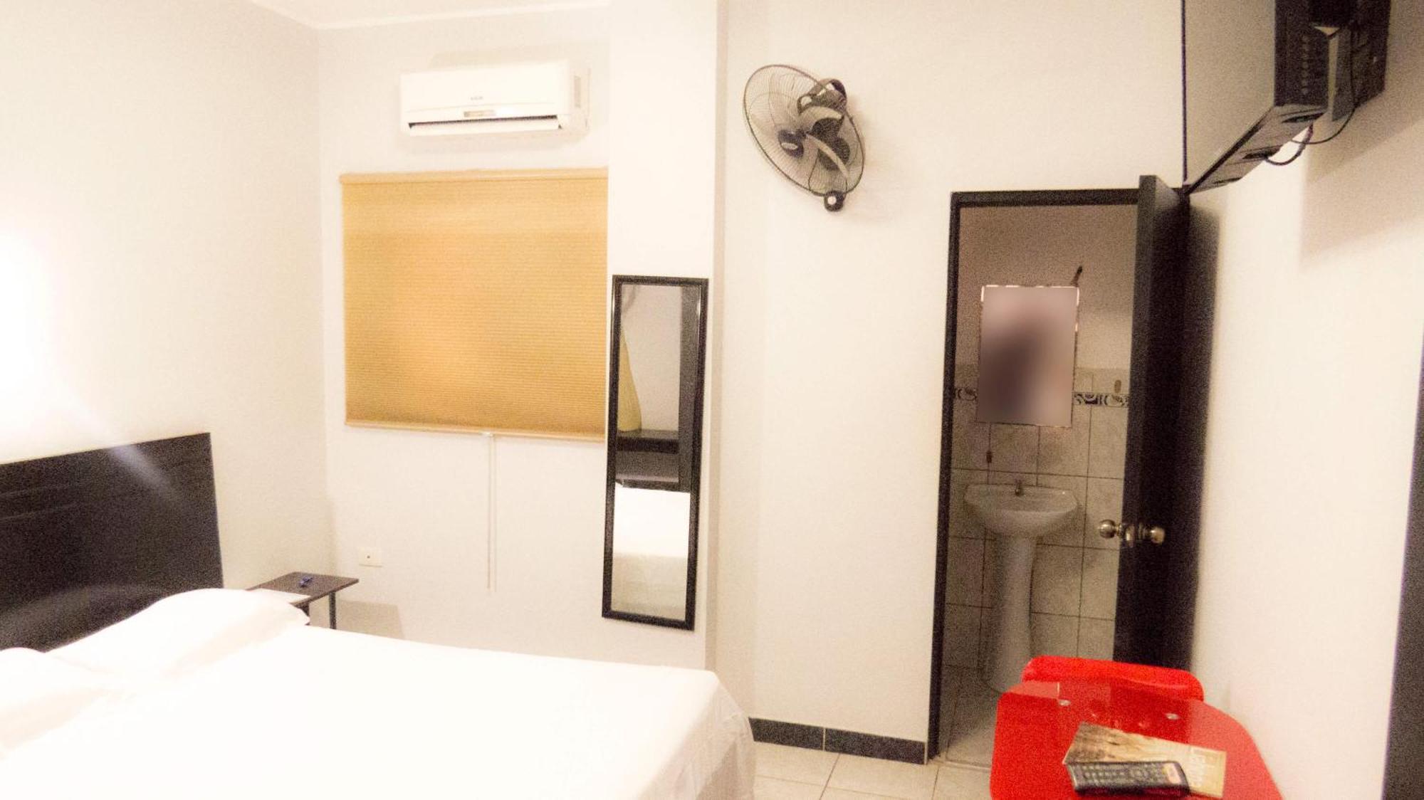 Jer'S Hostal Тумбес Екстер'єр фото