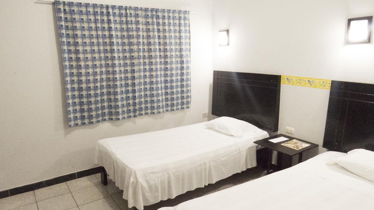 Jer'S Hostal Тумбес Екстер'єр фото