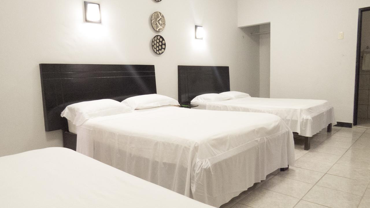 Jer'S Hostal Тумбес Екстер'єр фото