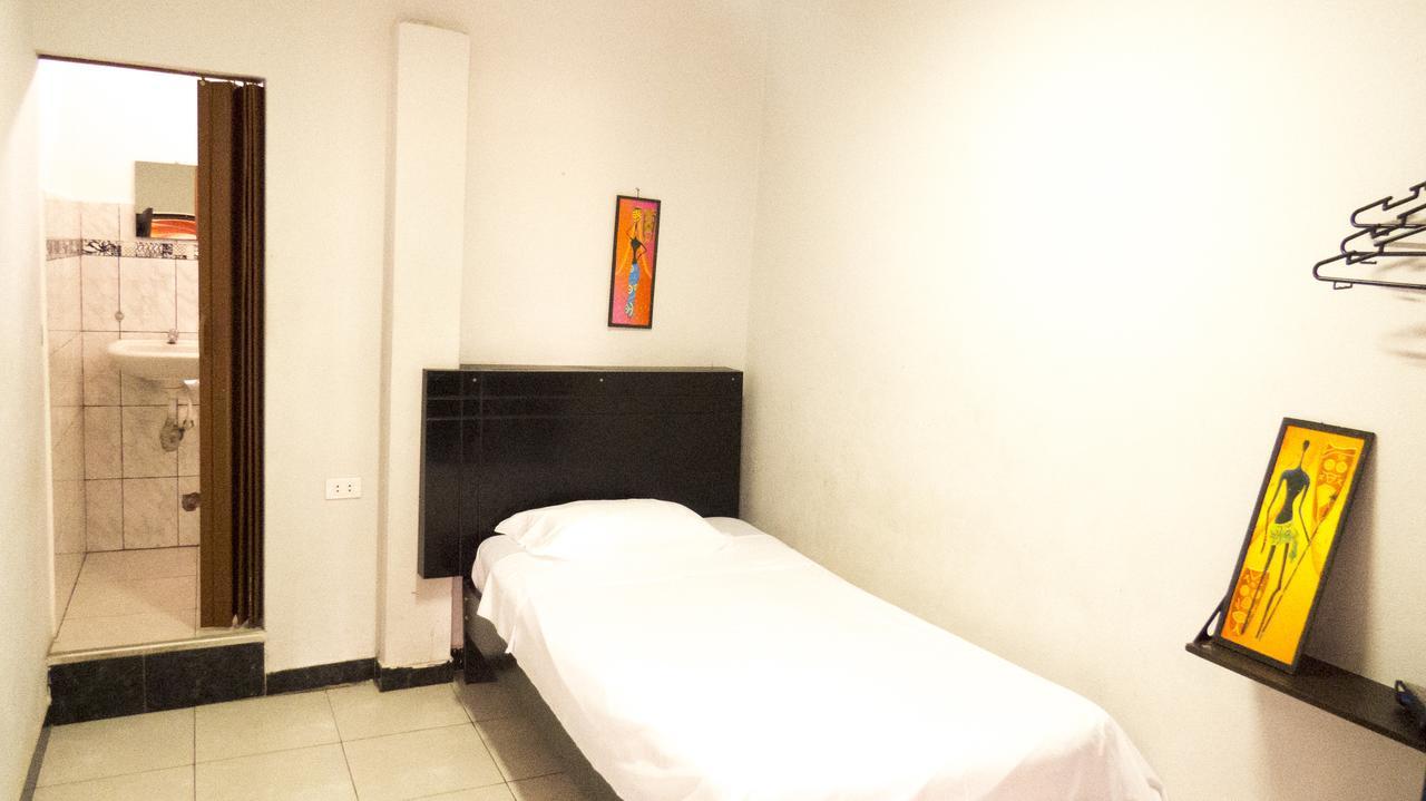 Jer'S Hostal Тумбес Екстер'єр фото