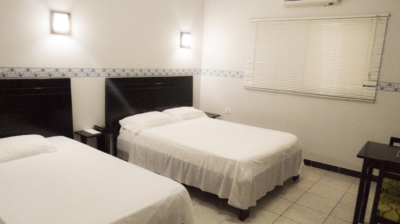 Jer'S Hostal Тумбес Екстер'єр фото