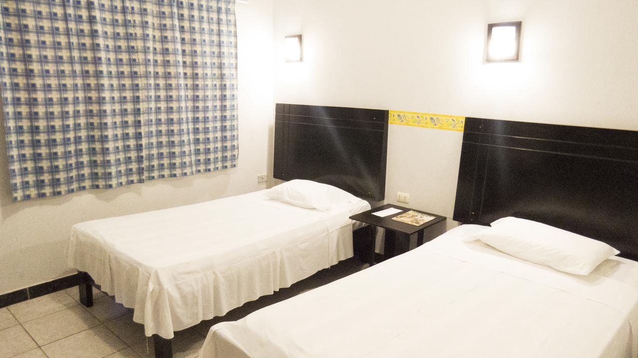 Jer'S Hostal Тумбес Екстер'єр фото