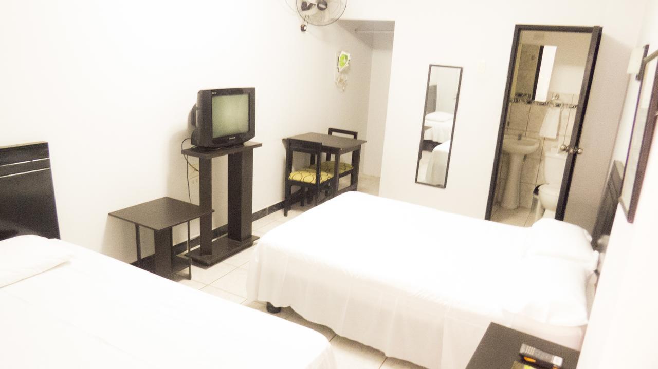 Jer'S Hostal Тумбес Екстер'єр фото
