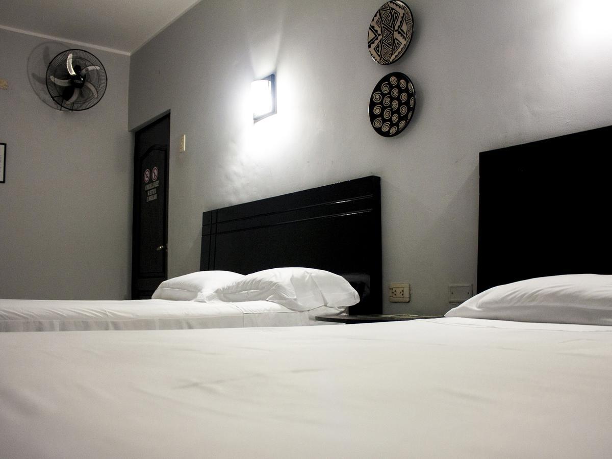 Jer'S Hostal Тумбес Екстер'єр фото