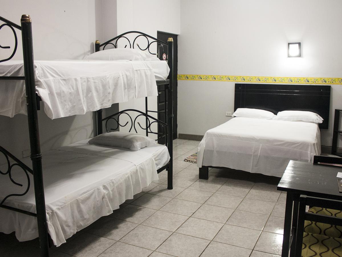 Jer'S Hostal Тумбес Екстер'єр фото