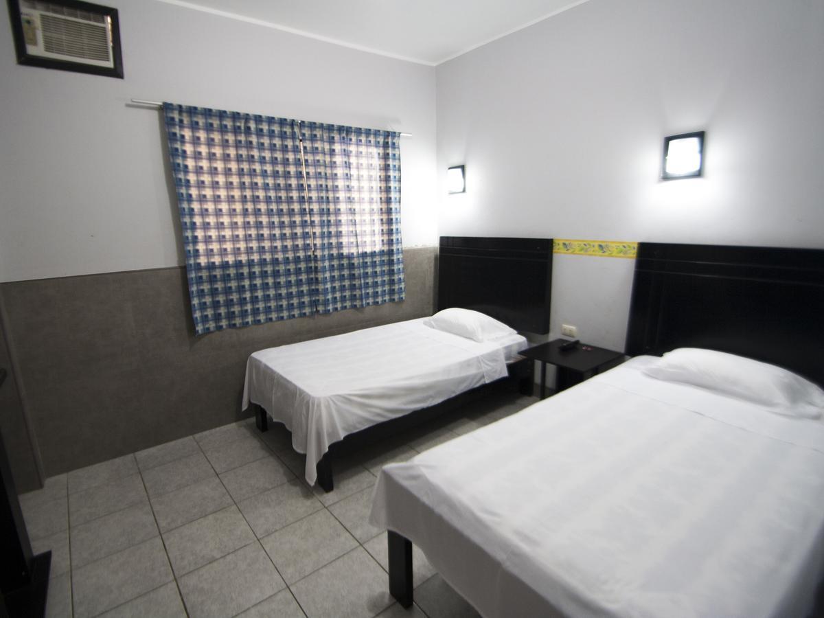 Jer'S Hostal Тумбес Екстер'єр фото