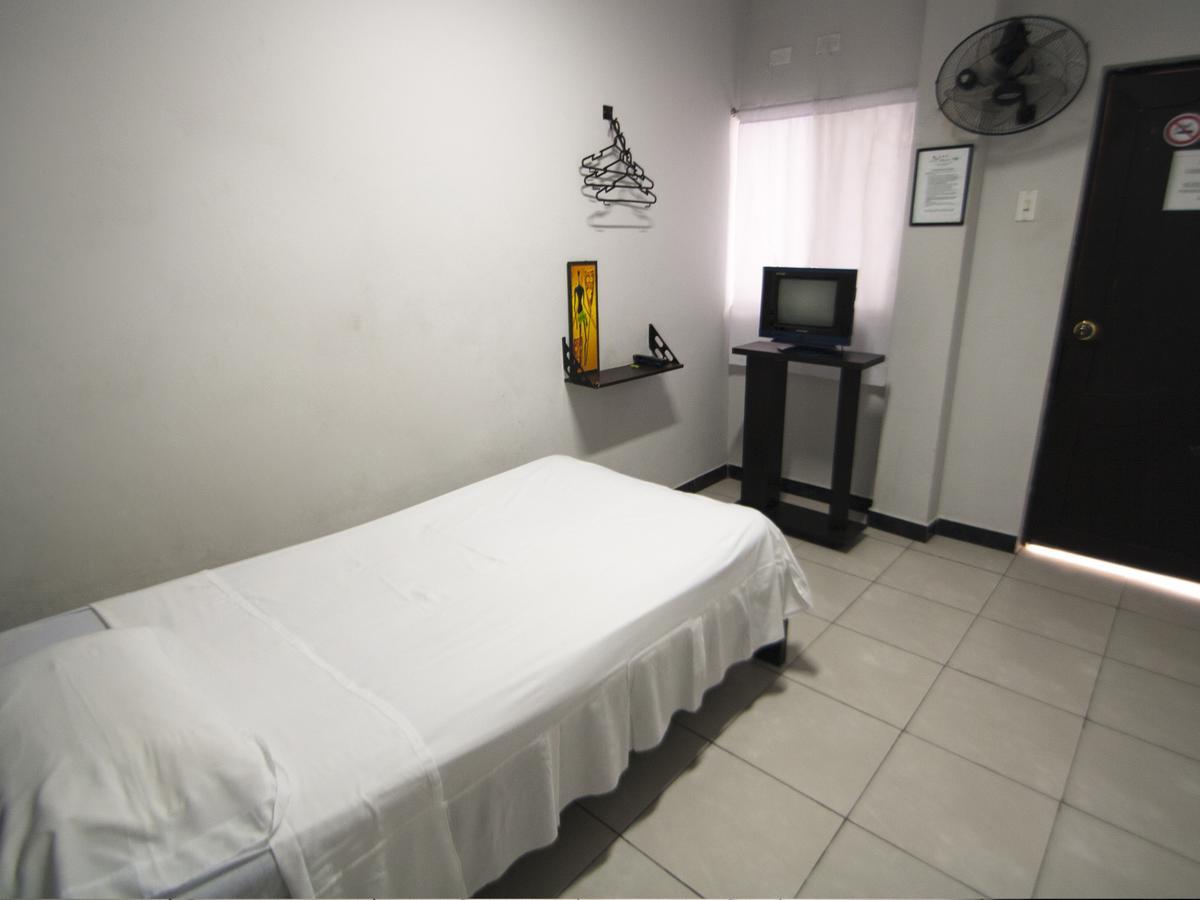 Jer'S Hostal Тумбес Екстер'єр фото